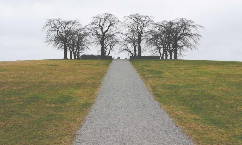 why anglehozary cave diving is dangerous