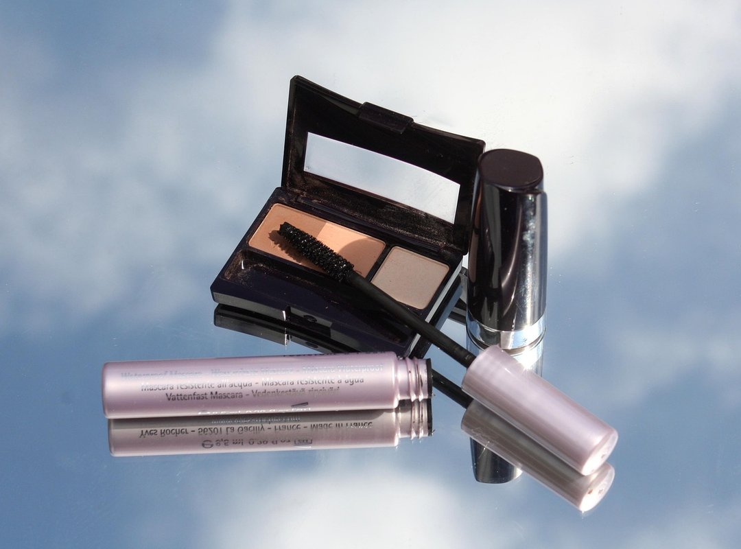 Creative Ideas to Make Your Mirror Selfies Stand Out